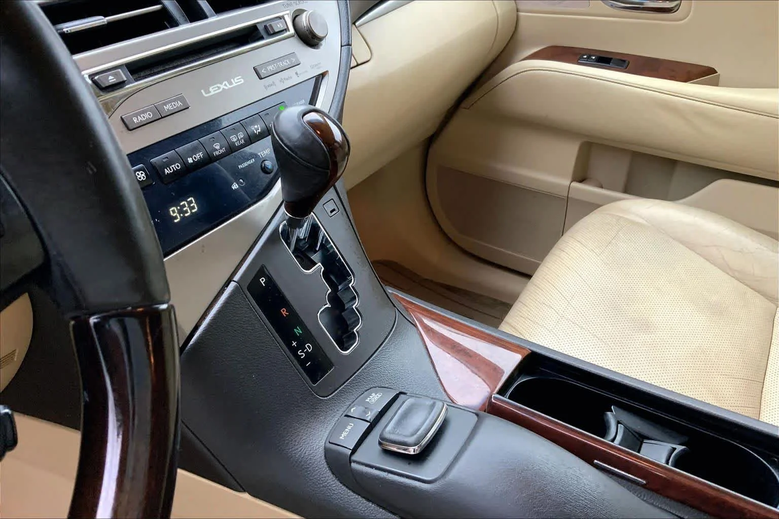 Used 2015 Starfire Pearl Lexus  image 16