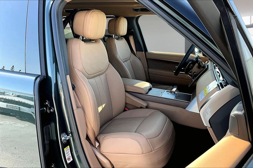 New 2026 BELGRAVIA GREEN Land Rover SE 7 Seats image 12