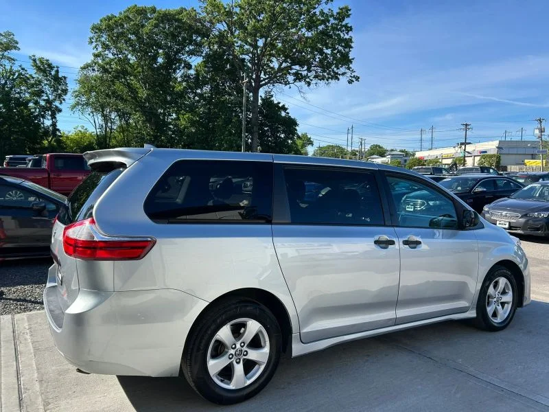 Used 2019 Silver Toyota L Minivan 4D image 11