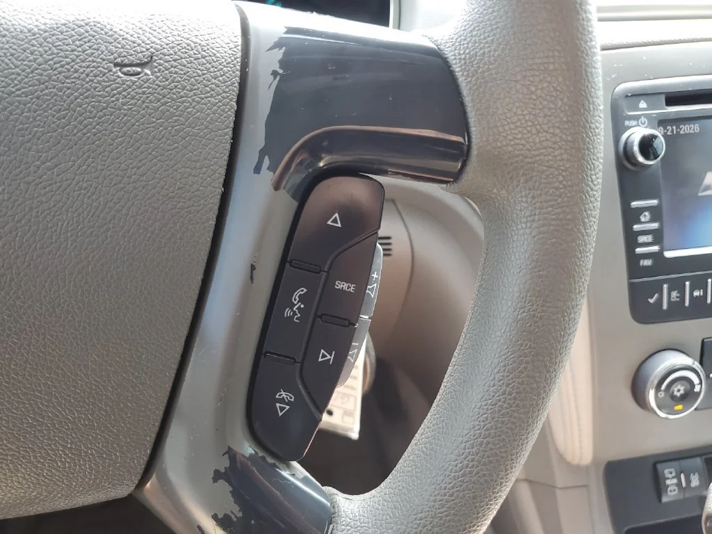 Used 2013 White Chevrolet LS image 21