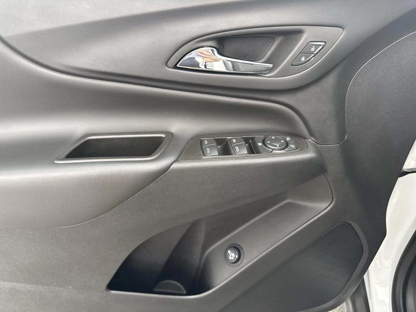 Used 2023 SUMMIT WHITE Chevrolet LT image 19