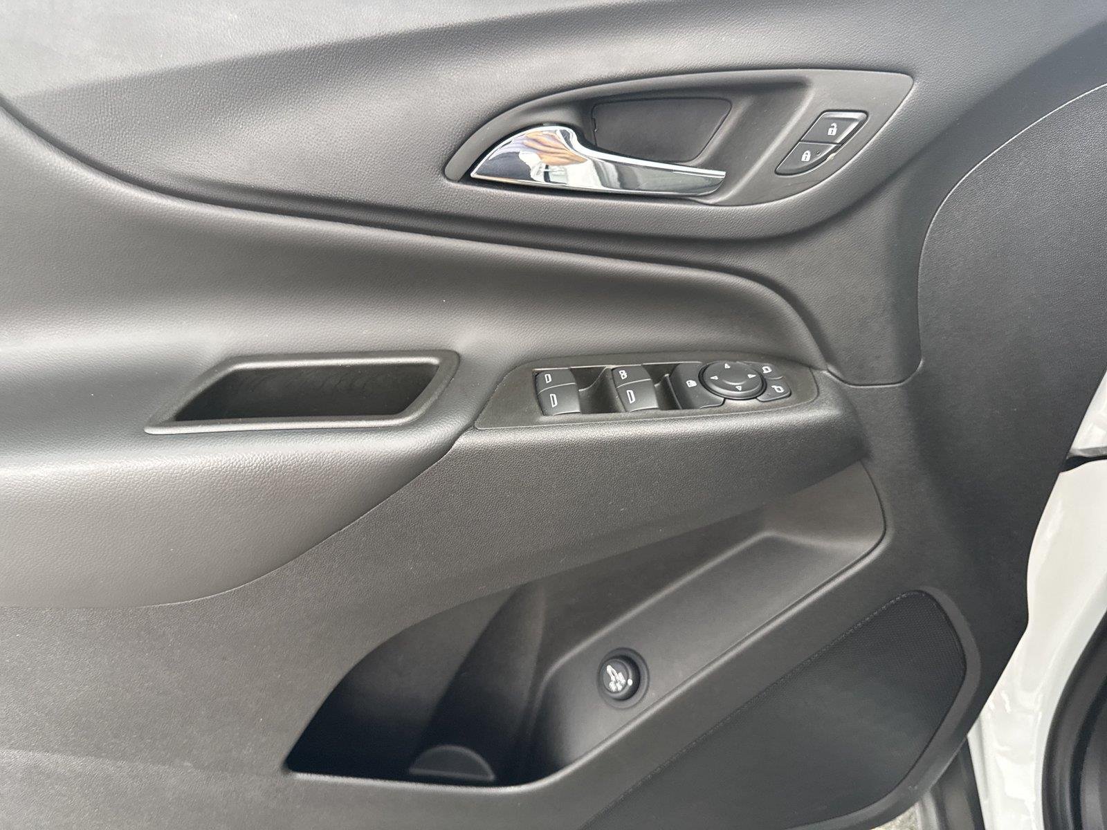 Used 2023 SUMMIT WHITE Chevrolet LT image 19