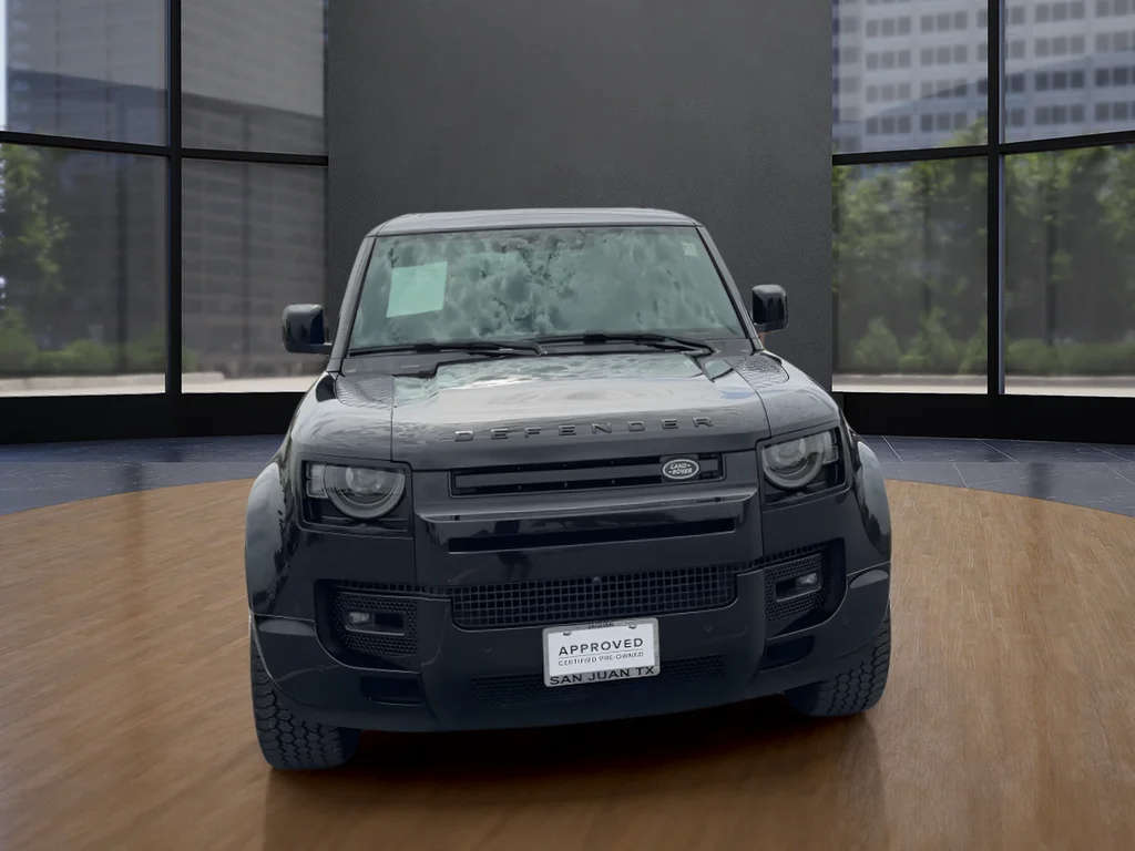 Used 2024  Land Rover X-Dynamic SE image 2