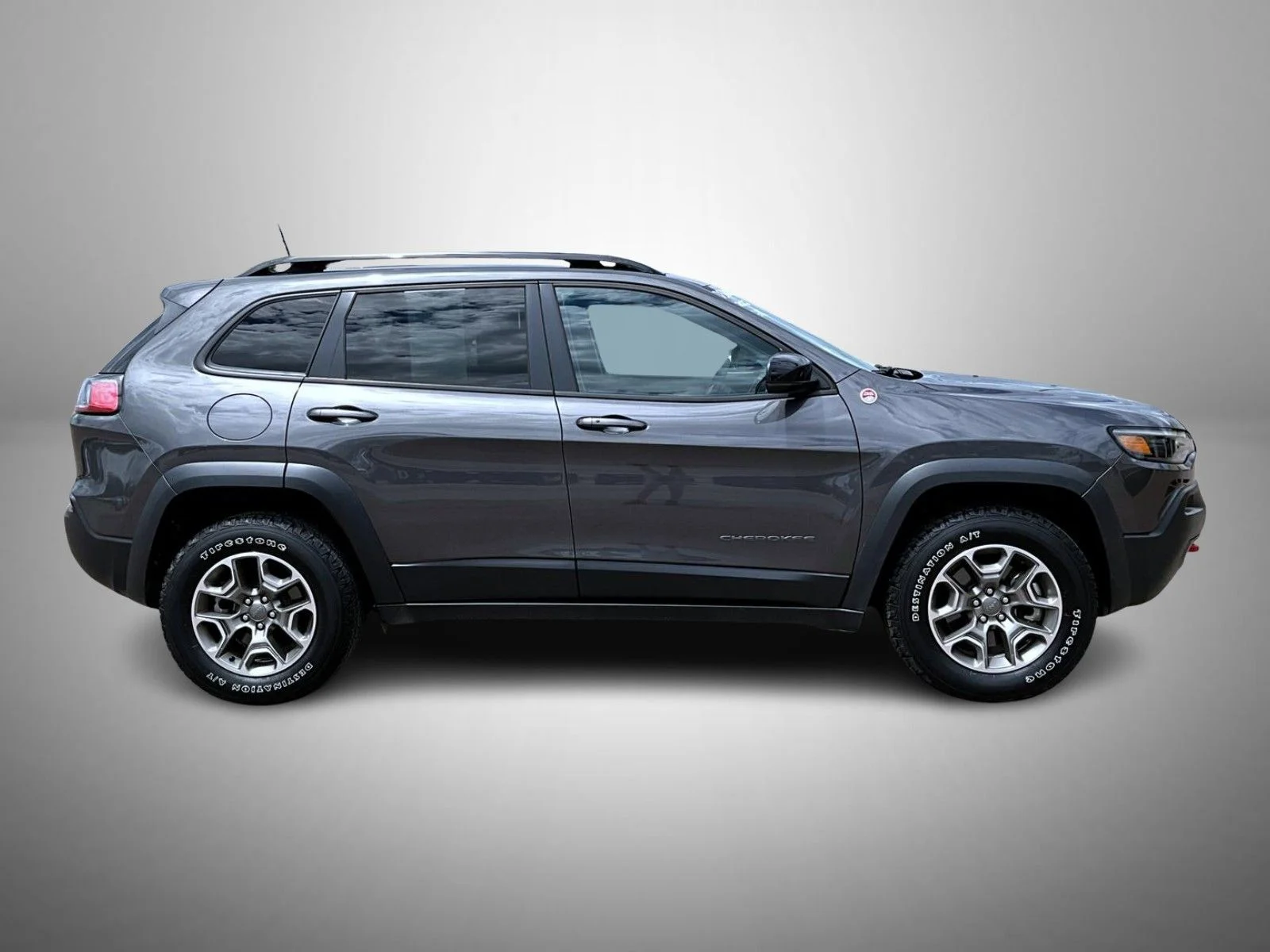 Used 2022 Gray Jeep Trailhawk image 4