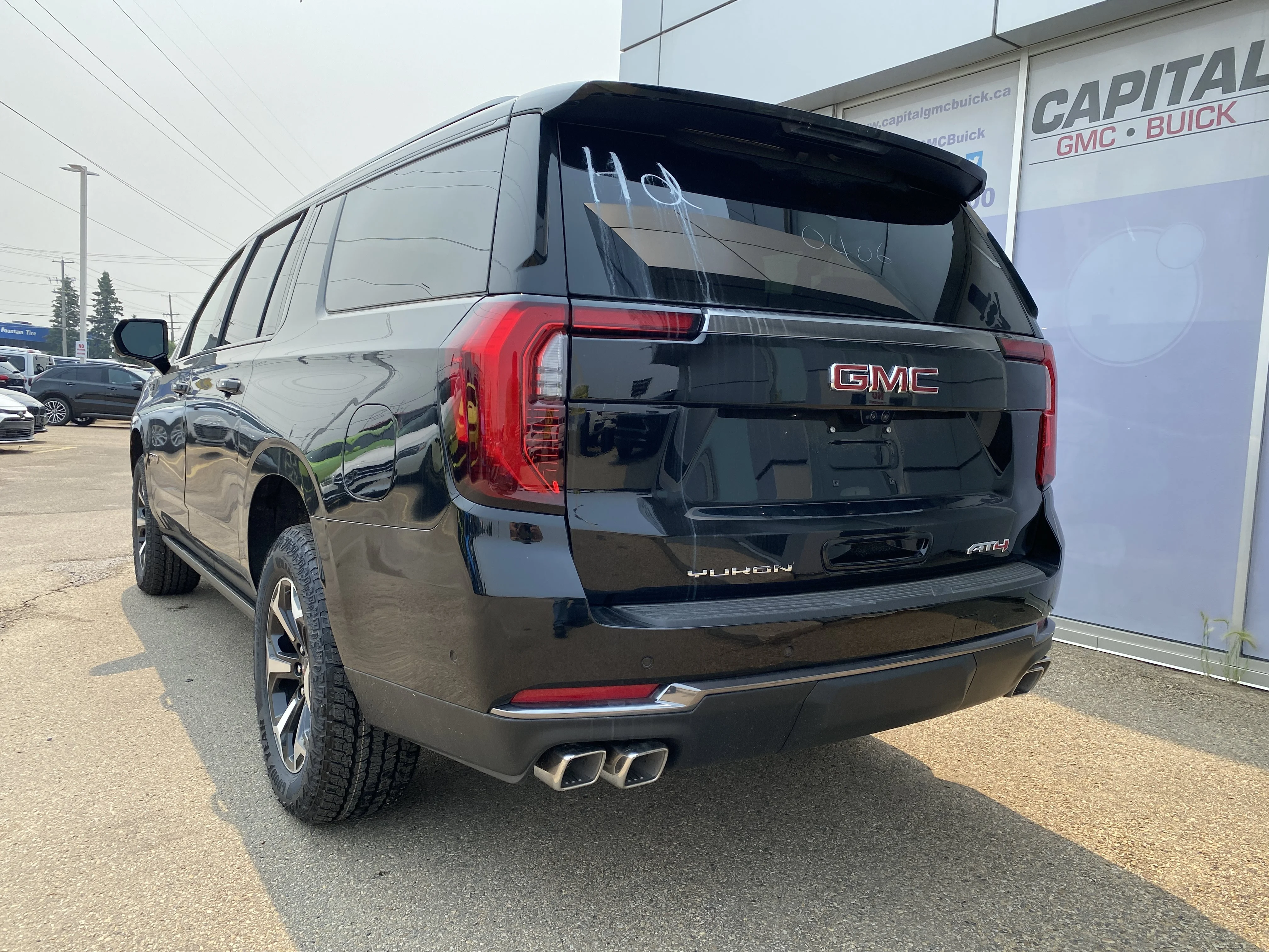 New 2026 ONYX BLACK GMC AT4 image 4