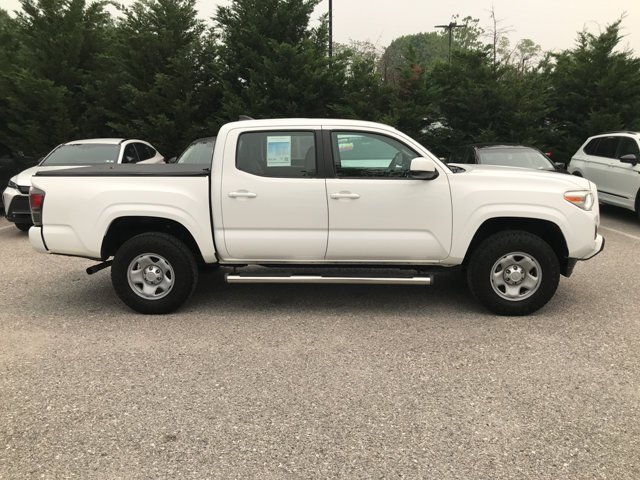 Used 2018 Super White Toyota SR image 8
