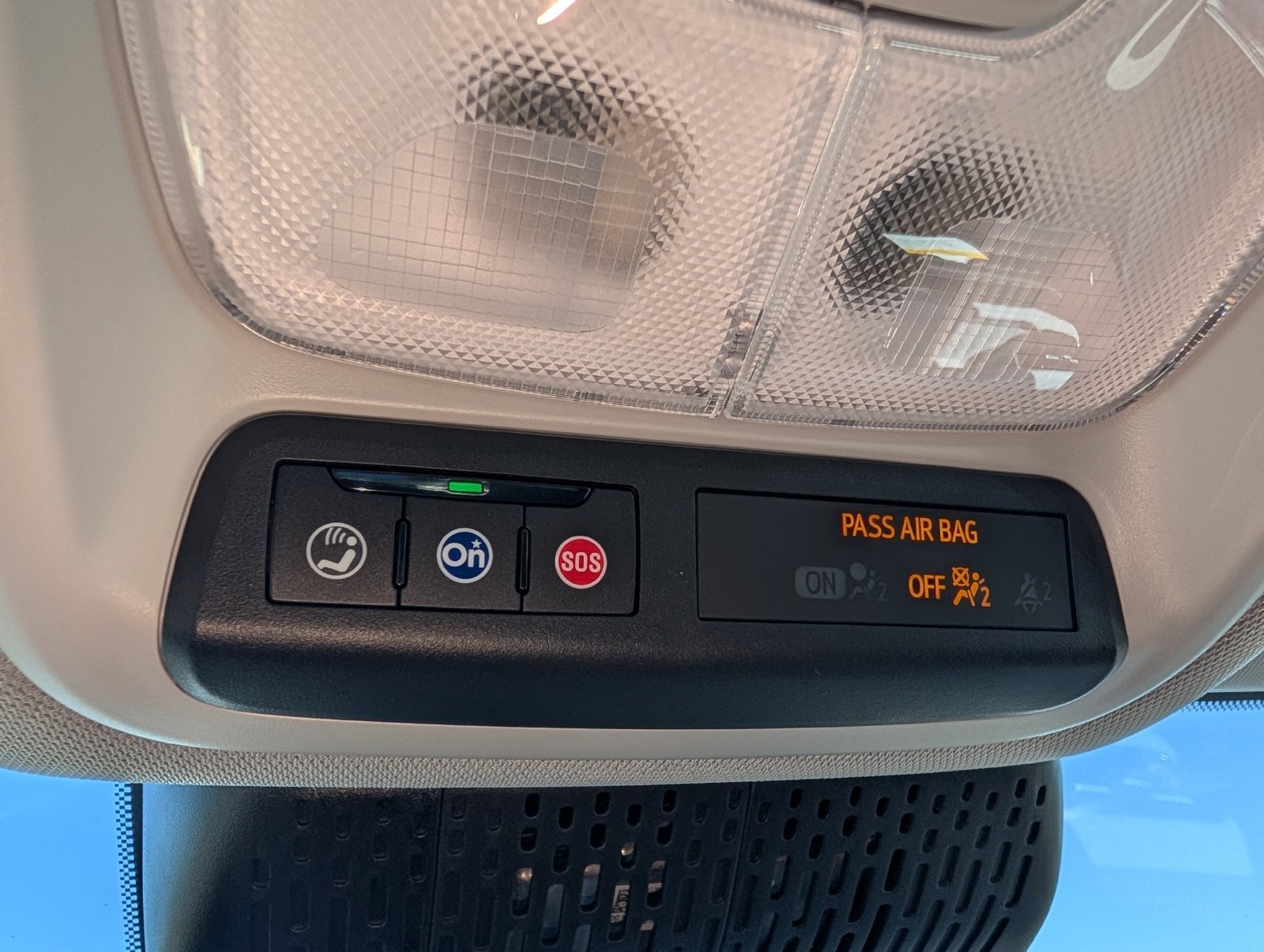 2027 Chevrolet Bolt RS - Photo 24