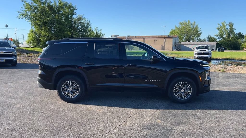 2025 Chevrolet Traverse LT - Photo 9