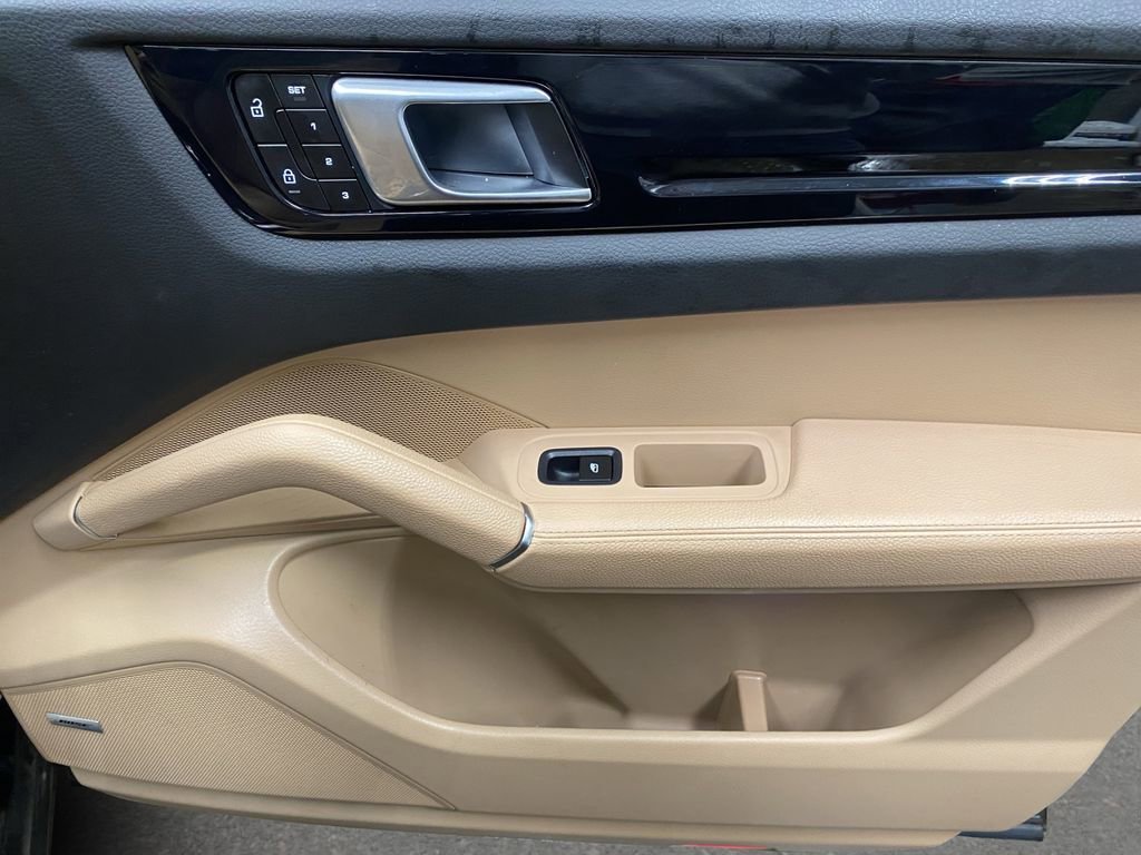 2022 Porsche Cayenne Coup Platinum Edition - Photo 37