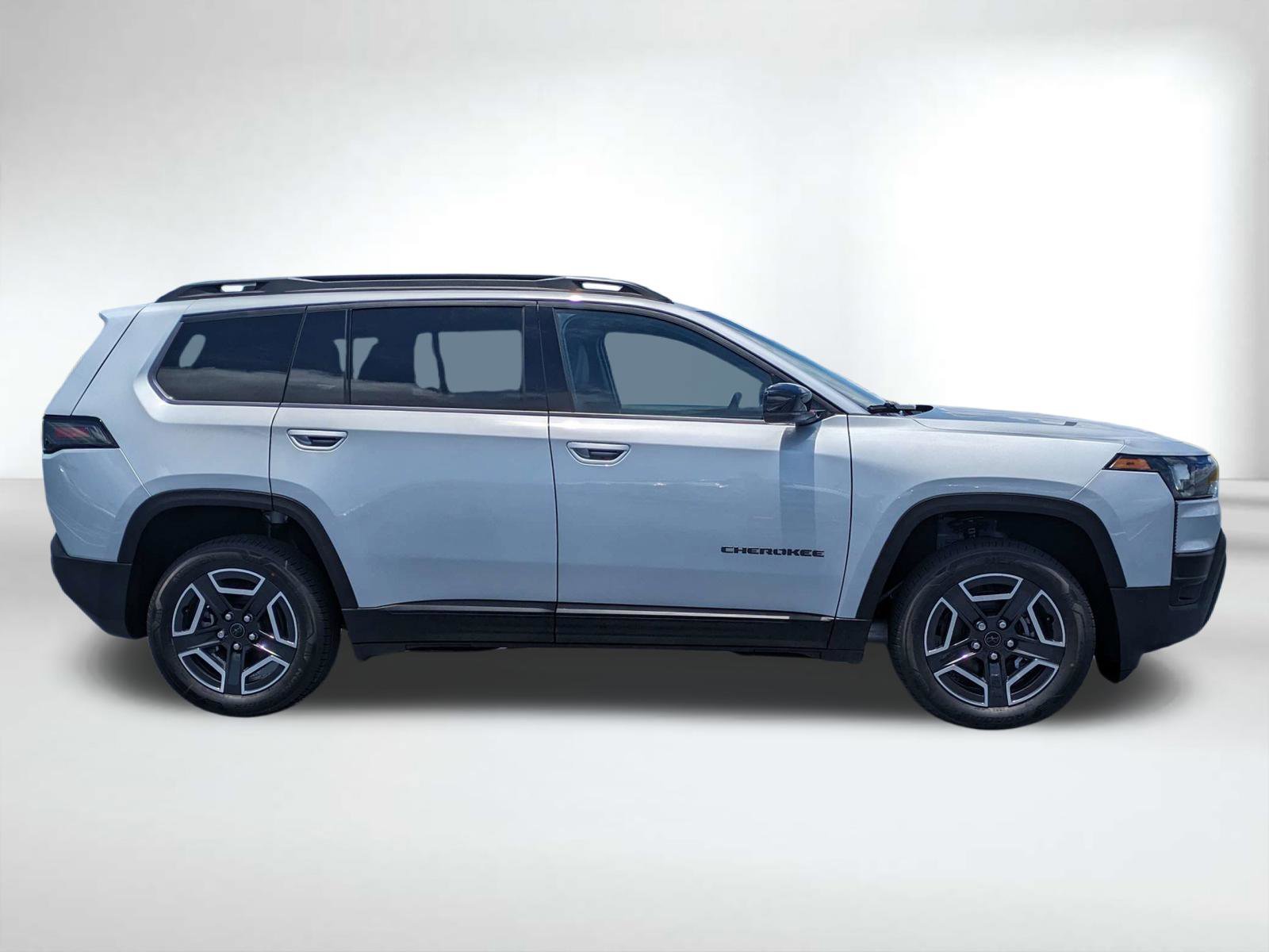 New 2026 Silver Zynith Clear-Coat Exterior Paint Jeep Limited image 3