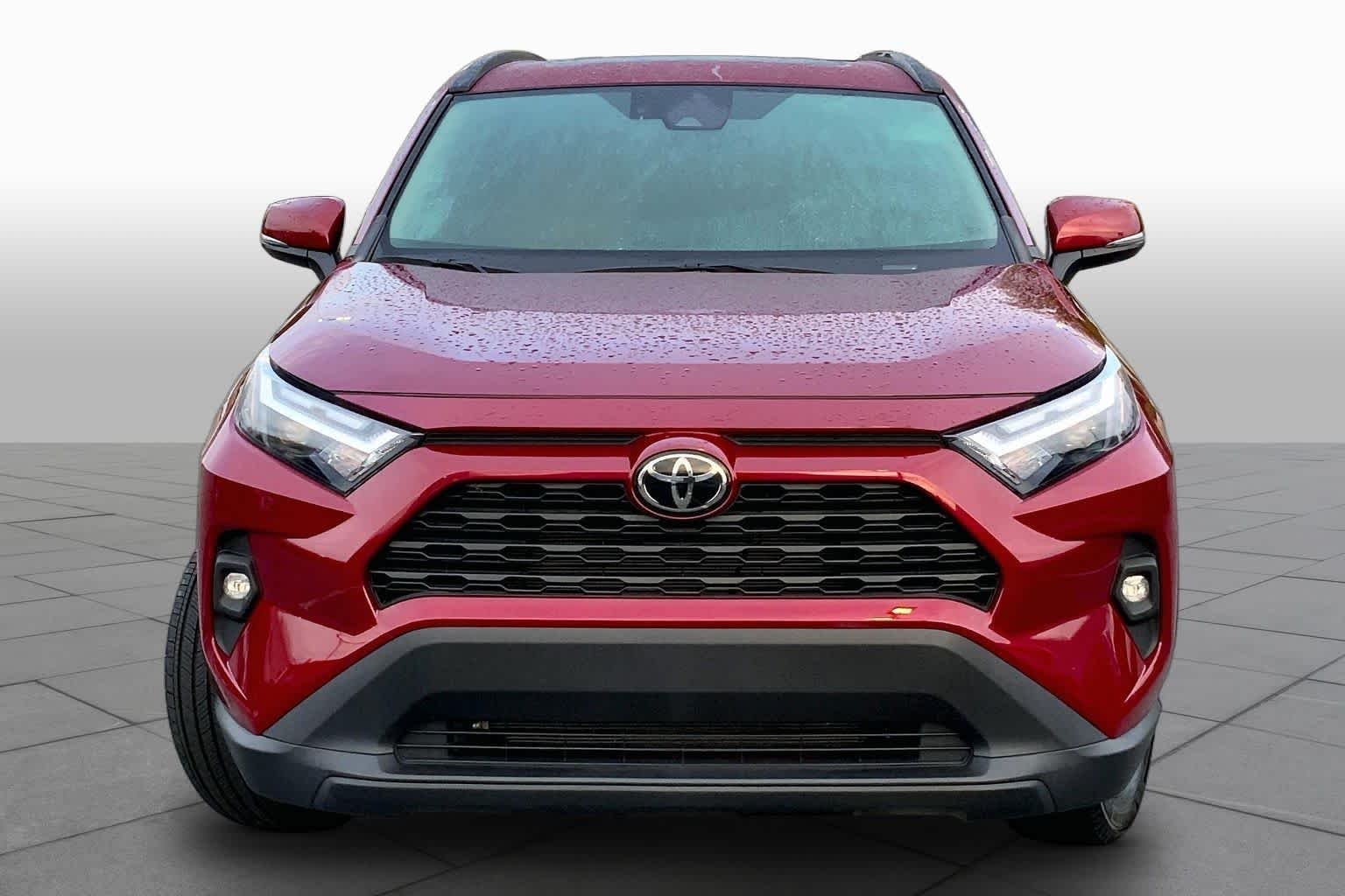 Used 2024 Ruby Flare Pearl Toyota XLE Premium image 4