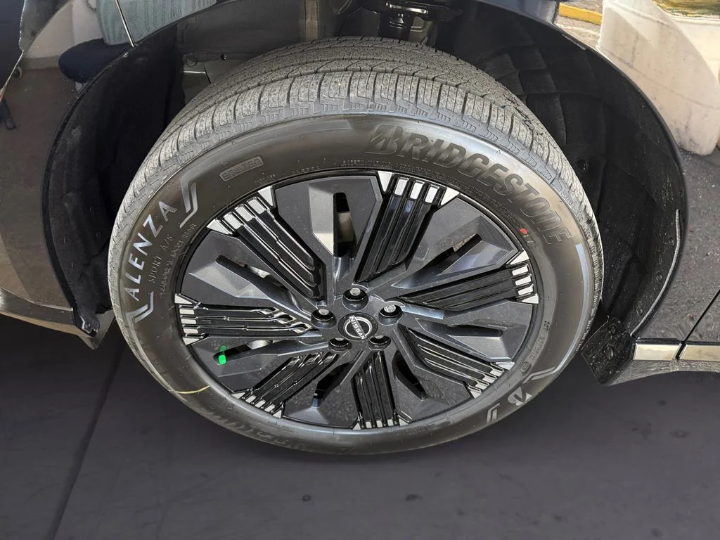 New 2026 Black Nissan Platinum image 9