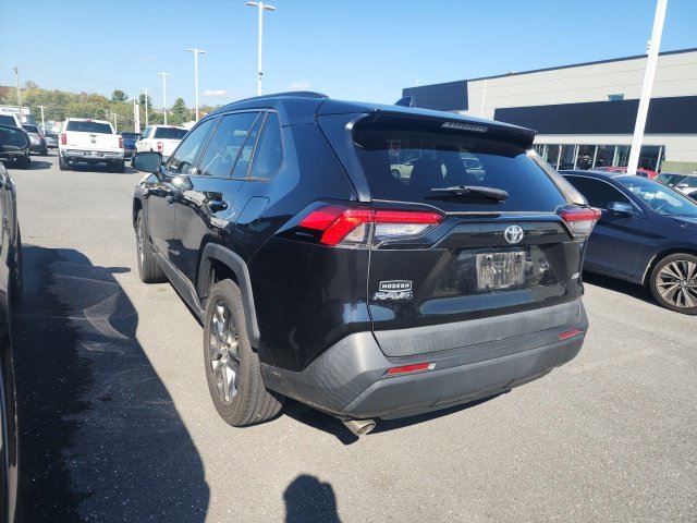 Used 2021 Black Toyota XLE Premium image 7