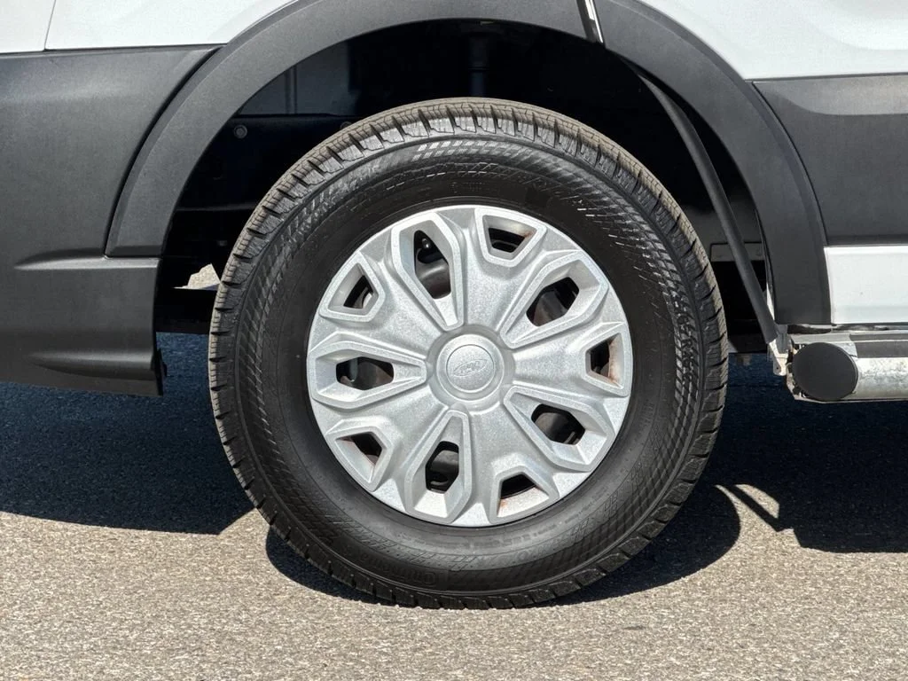 Used 2025 White Ford  image 29
