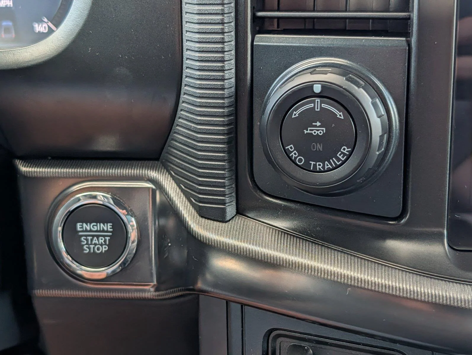 Used 2025 Shelter Green Ford Raptor image 23