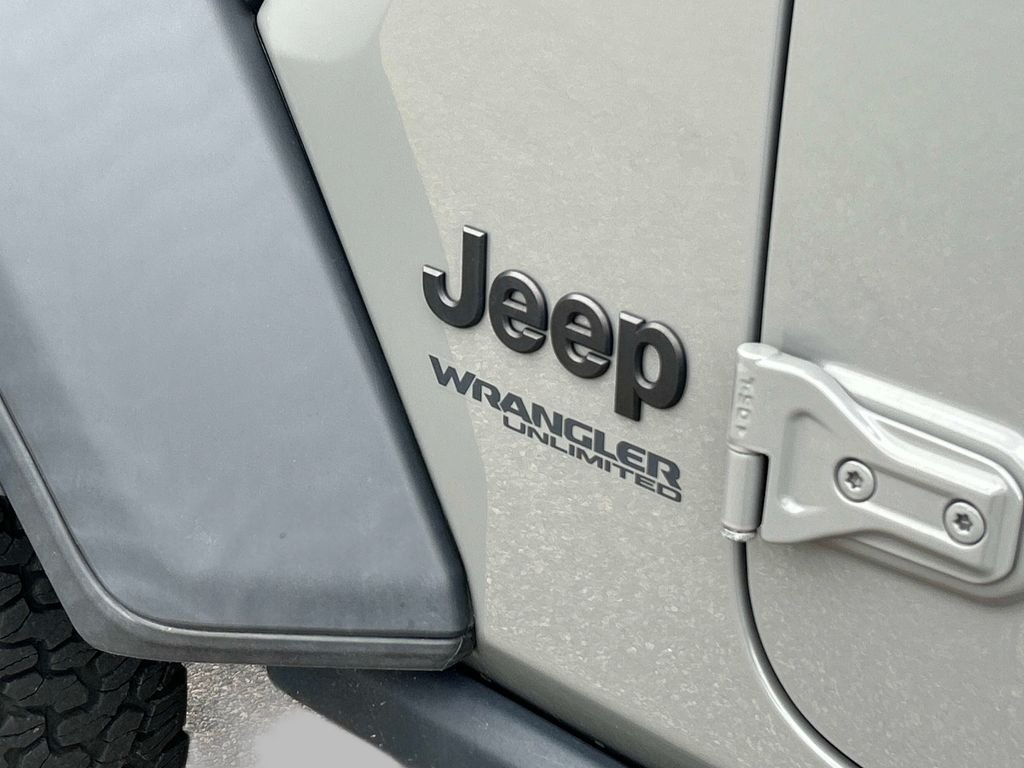 Used 2022 Gray Jeep Unlimited High Tide image 13