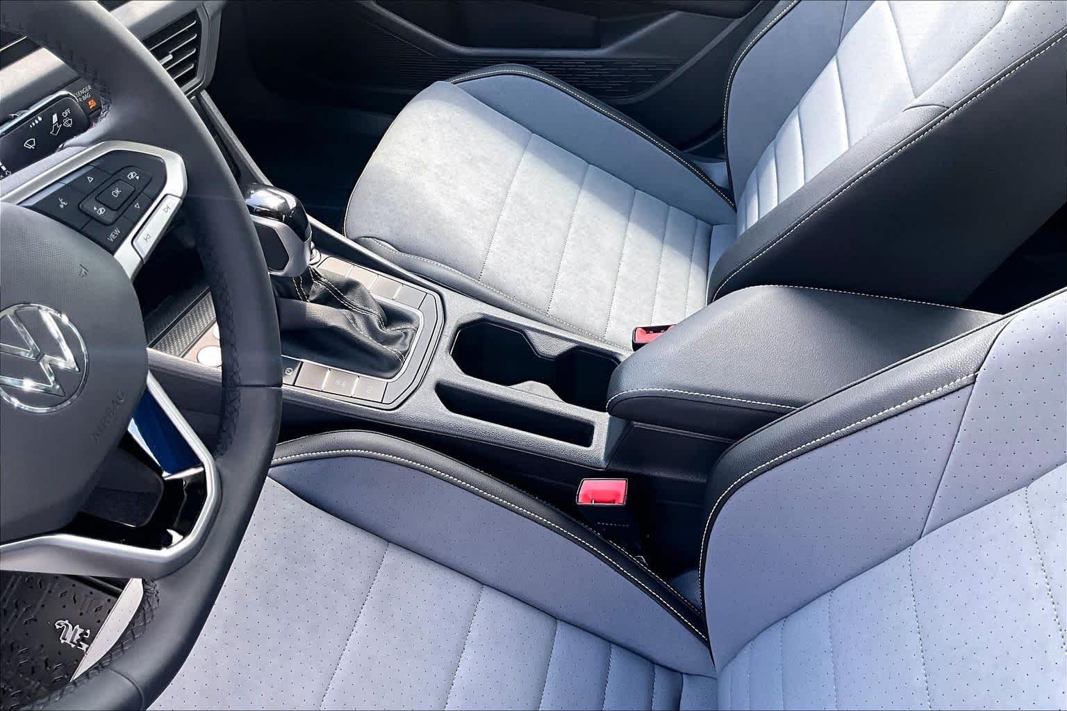 New 2027 Monterey Blue P Volkswagen 1.8T SE image 7