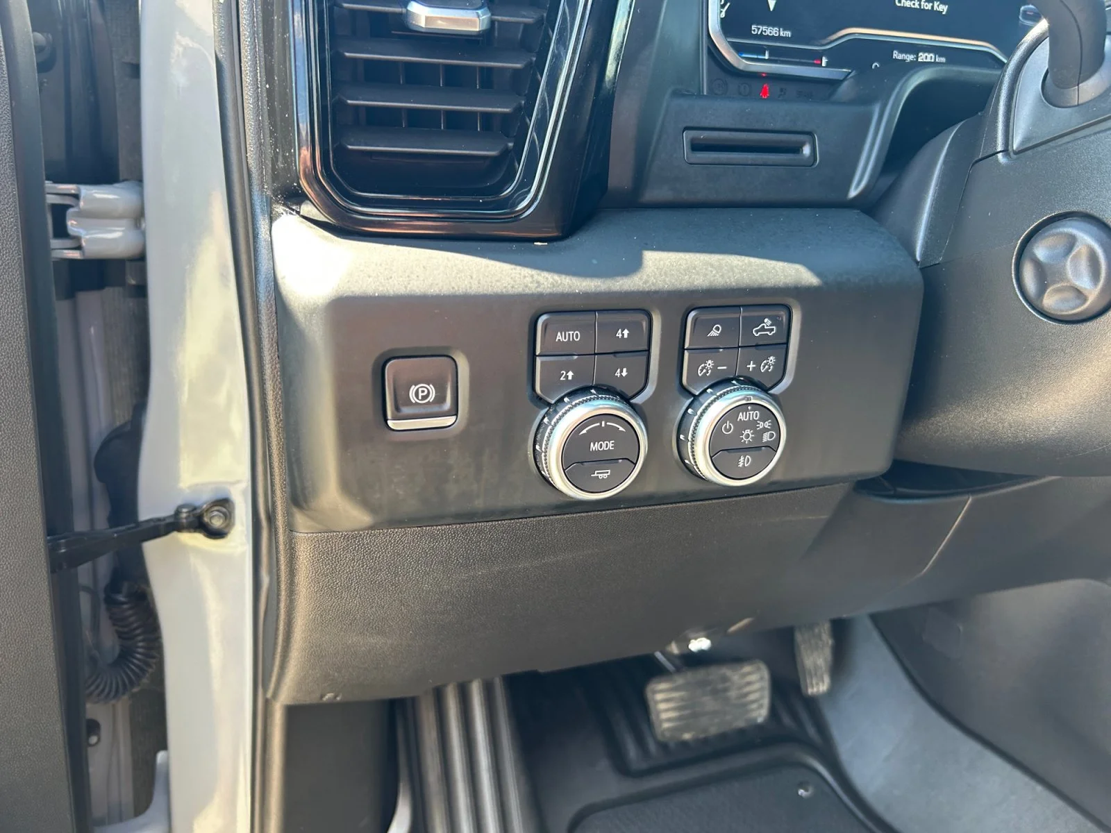 Used 2024 Gray GMC AT4 Crew Cab image 16