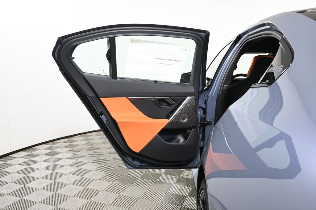 New 2026 Storm Bay Metallic BMW Base image 32