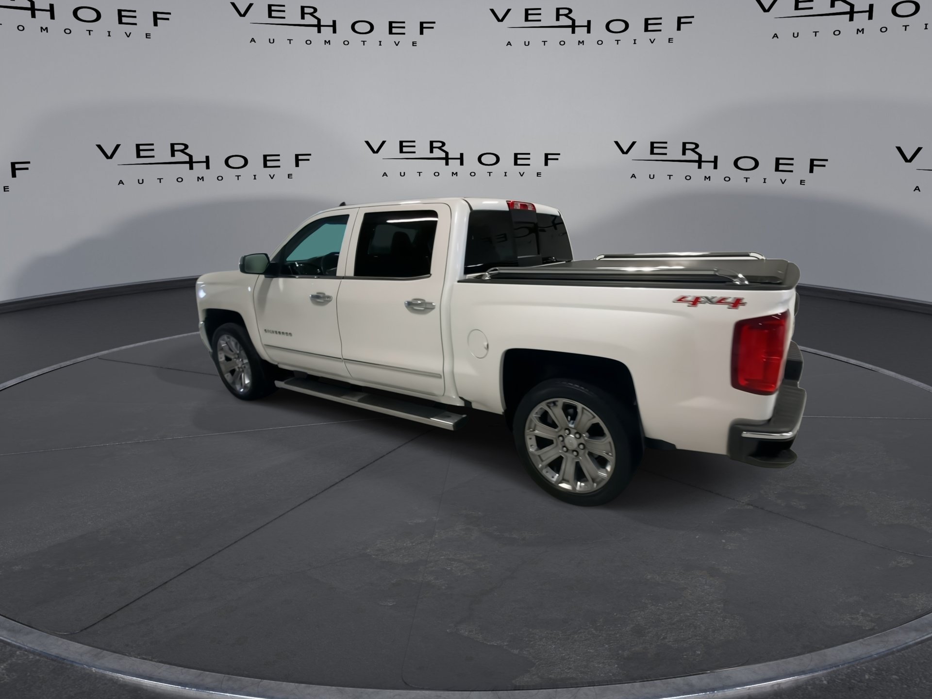 Used 2017 IRIDESCENT PEARL TRICOAT Chevrolet LTZ image 6