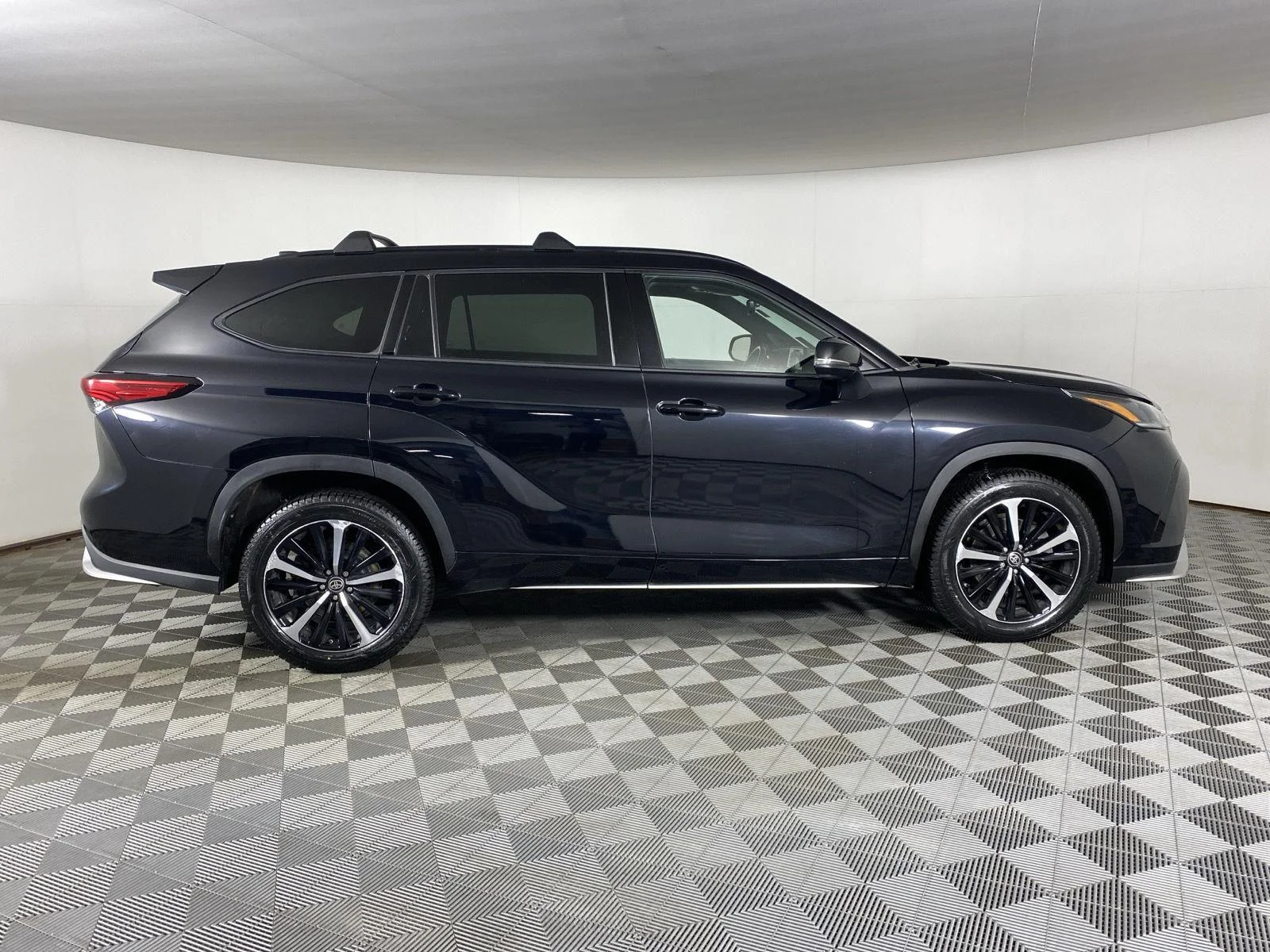Used 2021 Midnight Black Metallic Toyota XSE image 18
