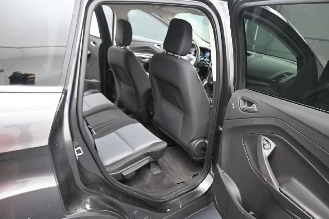Used 2018 Gray Ford SE image 40