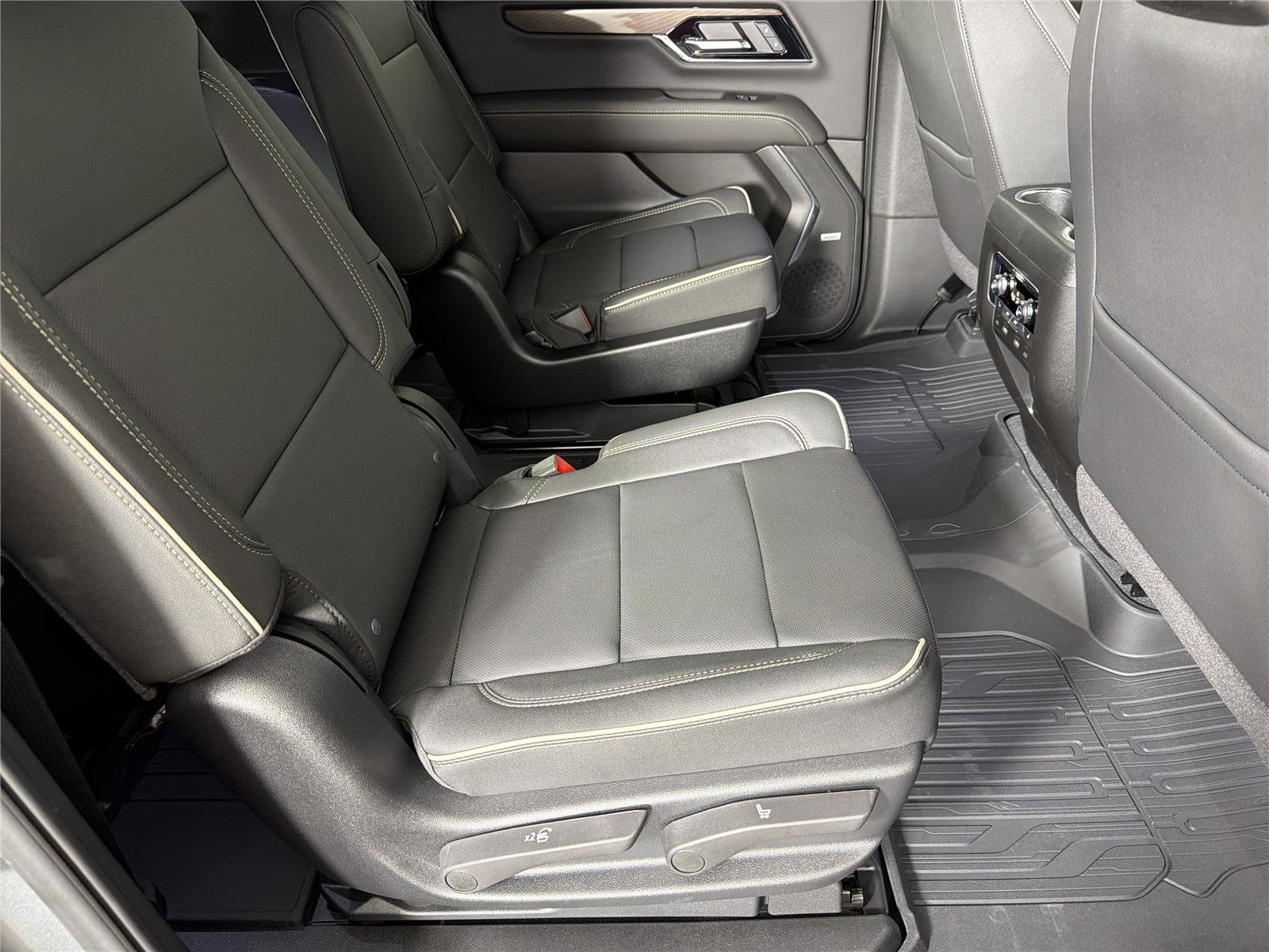 2026 GMC Yukon XL Elevation - Photo 15