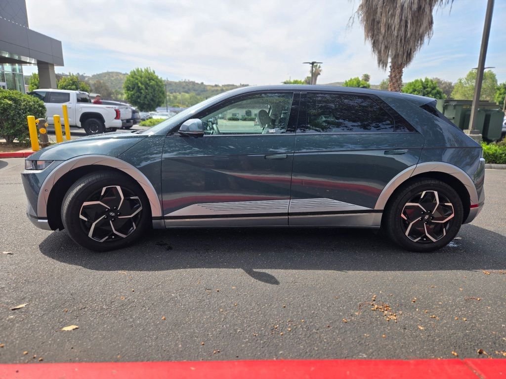 Used 2024 Green Hyundai Limited image 4