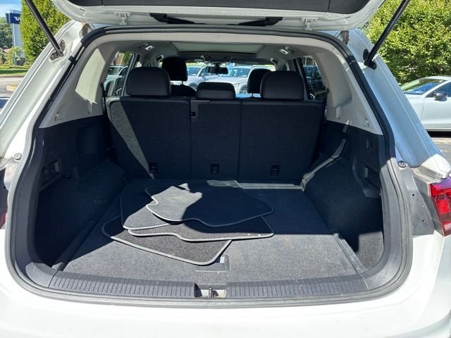 Used 2019 White Volkswagen 2.0T SE image 9