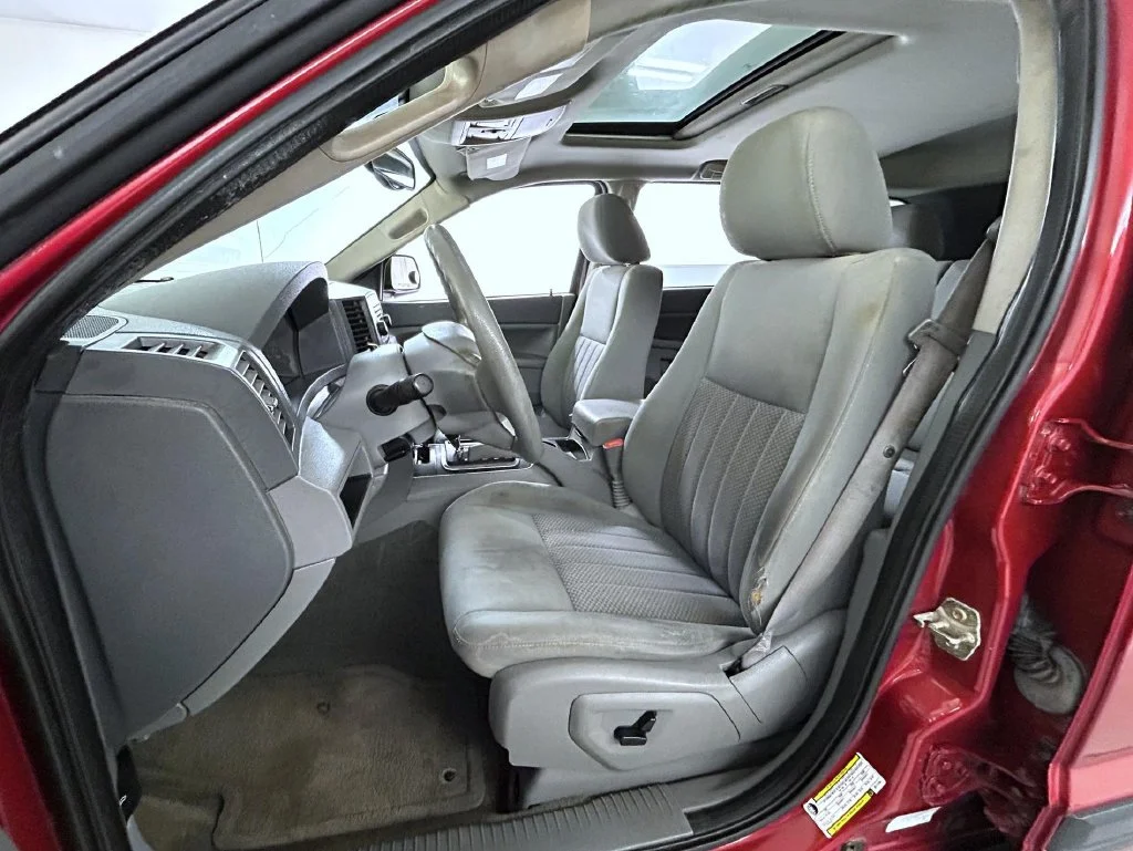Certified Used 2006 Red Jeep Laredo image 10