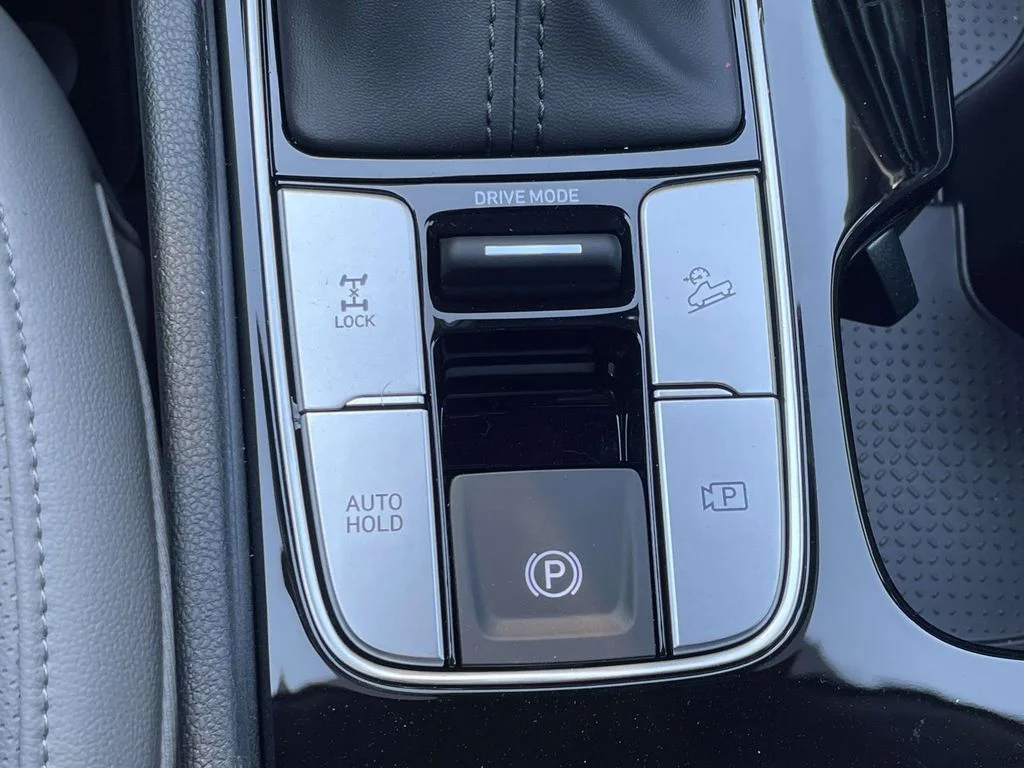 New 2026 Black Hyundai SEL image 28