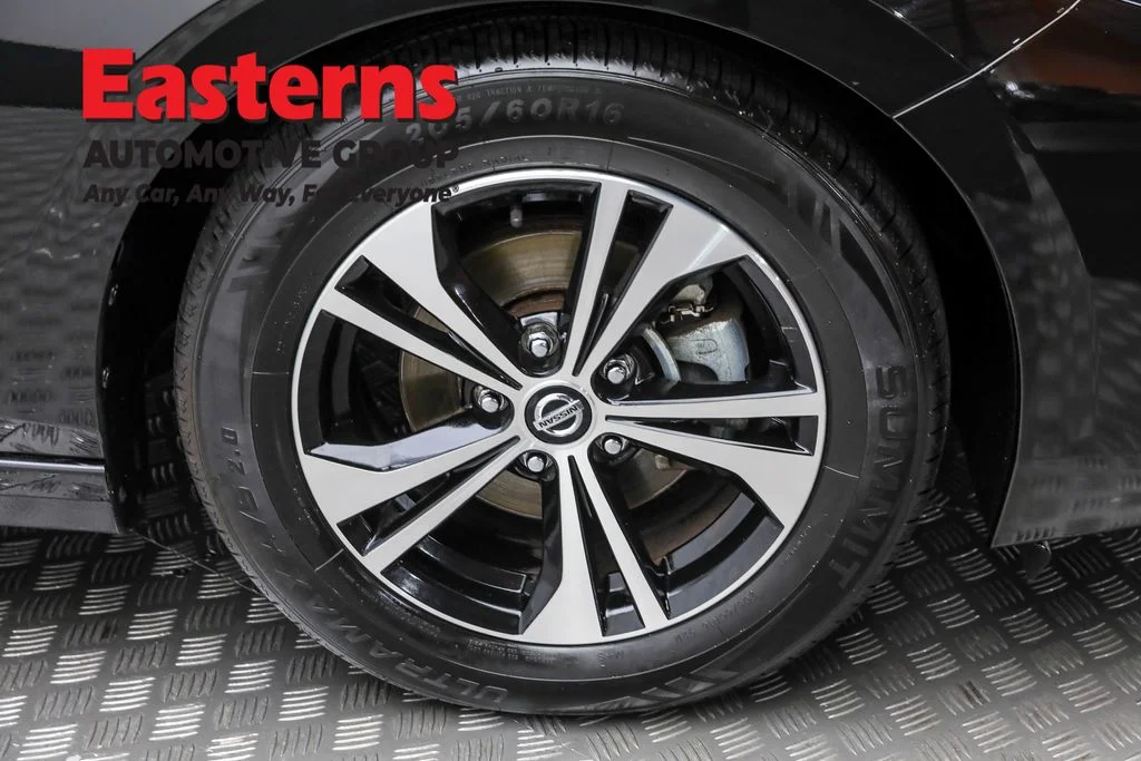 Used 2022 Black Nissan SV image 29