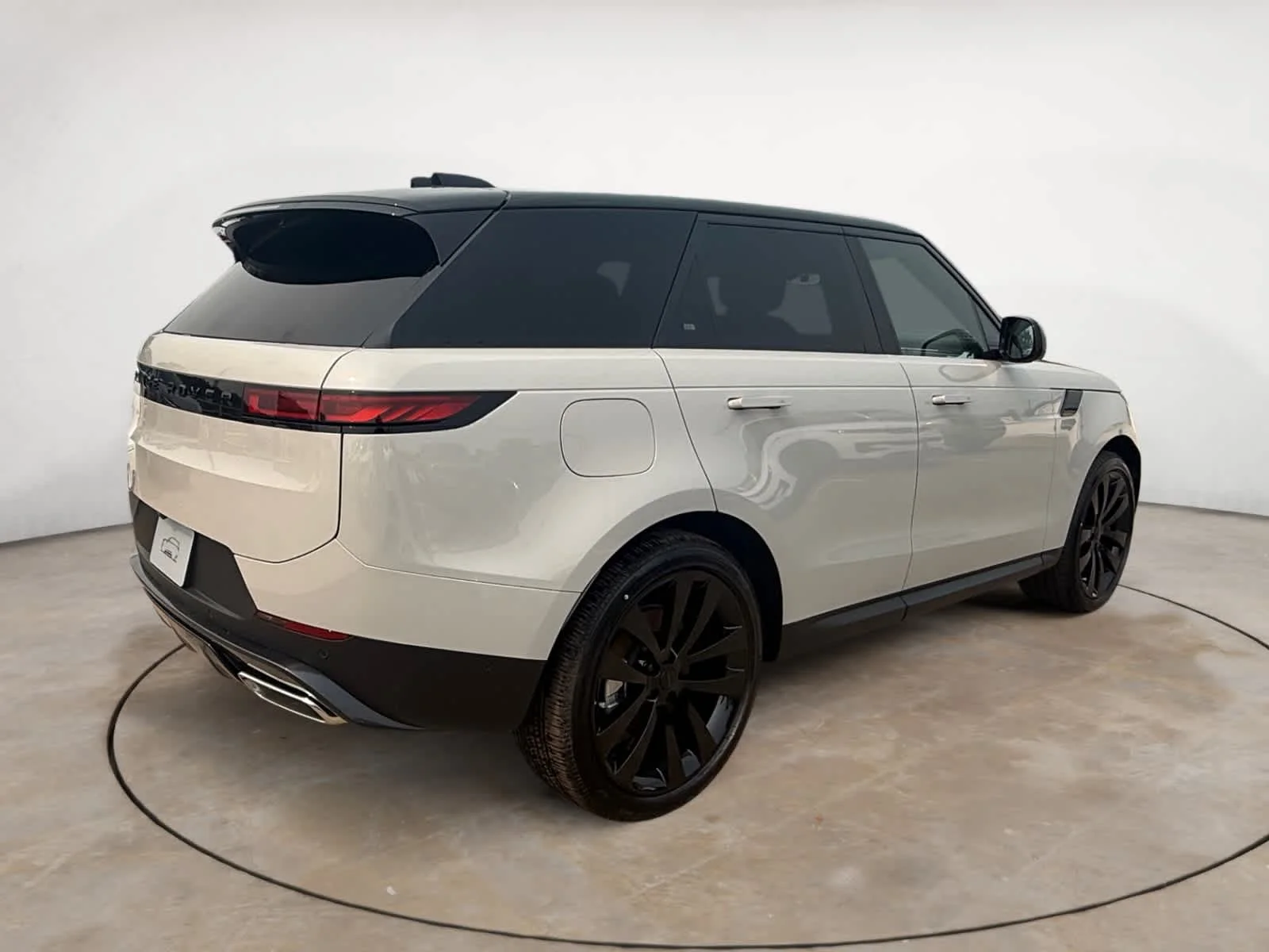 New 2026 Borasco Grey Land Rover SE image 5