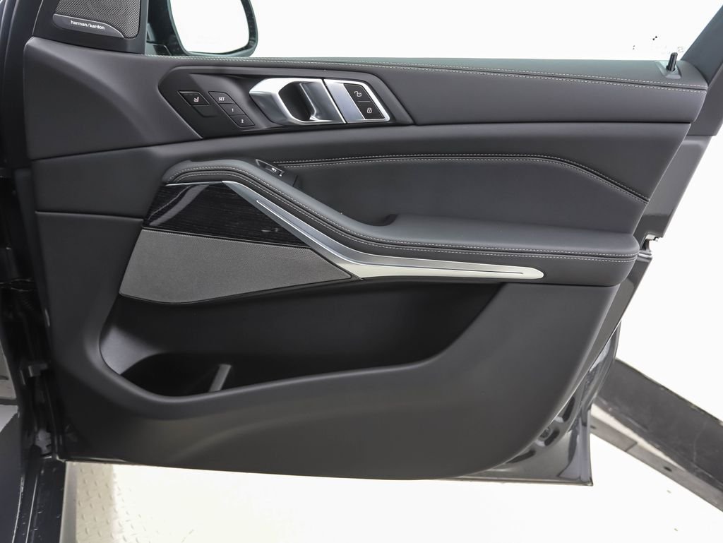 New 2026 Gray Metallic BMW xDrive40i image 29