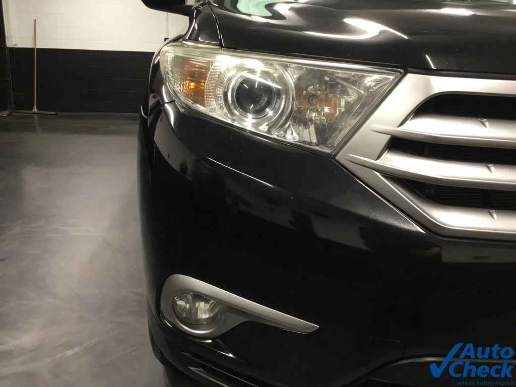 Used 2013 Black Toyota Base Plus V6 image 16