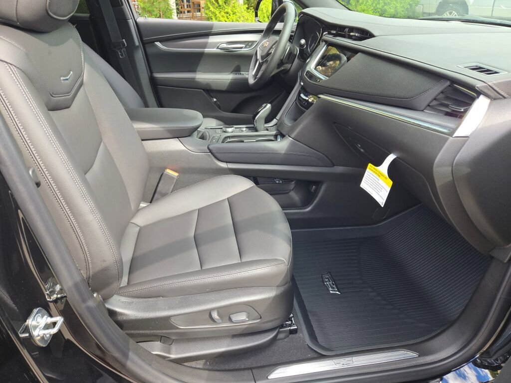 2025 Cadillac XT5 Luxury - Photo 6