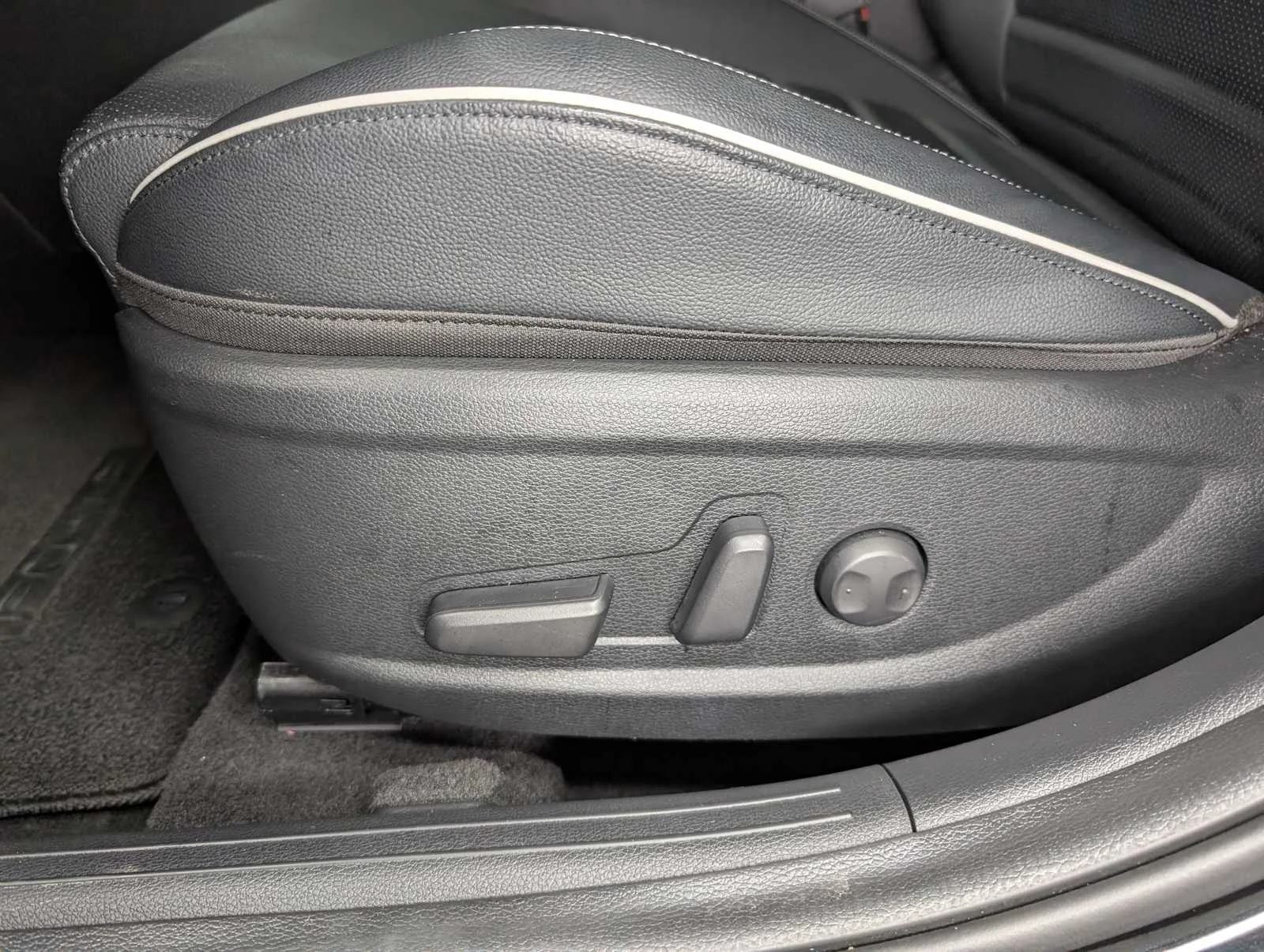 Used 2023 Aurora Black Kia GT-Line image 40