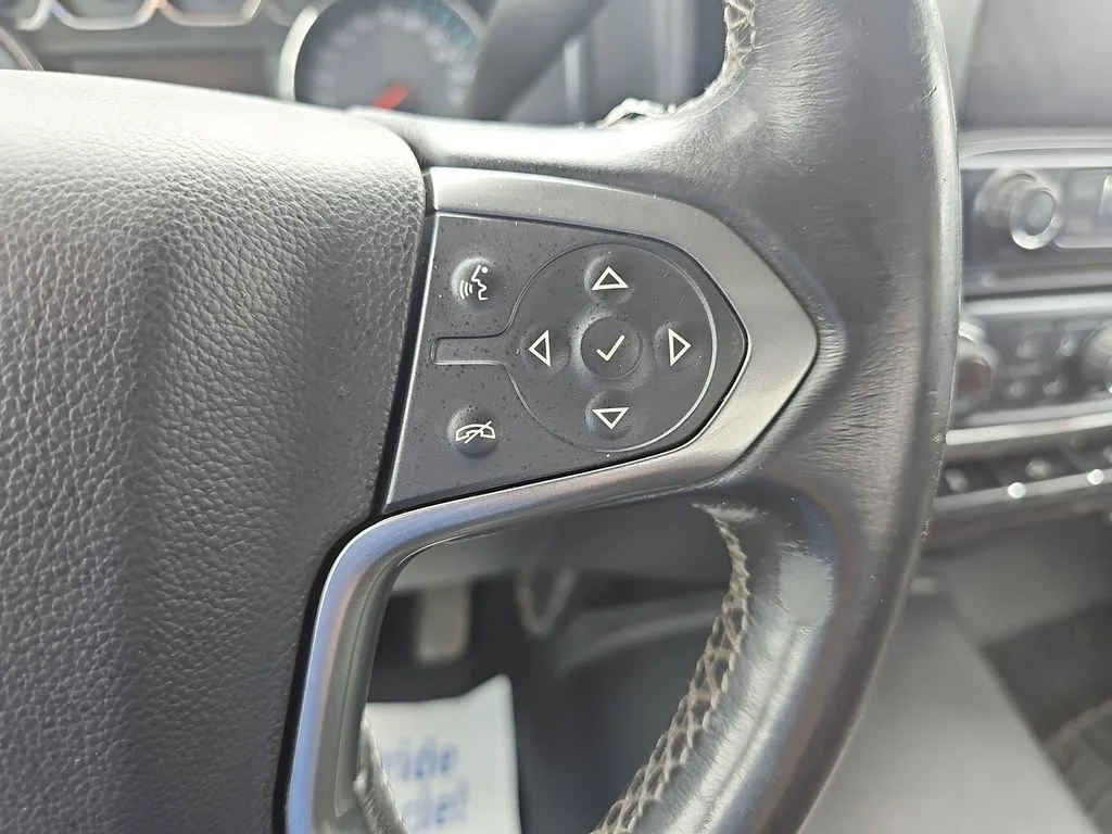 Used 2018 SILVER ICE METALLIC Chevrolet LT image 22