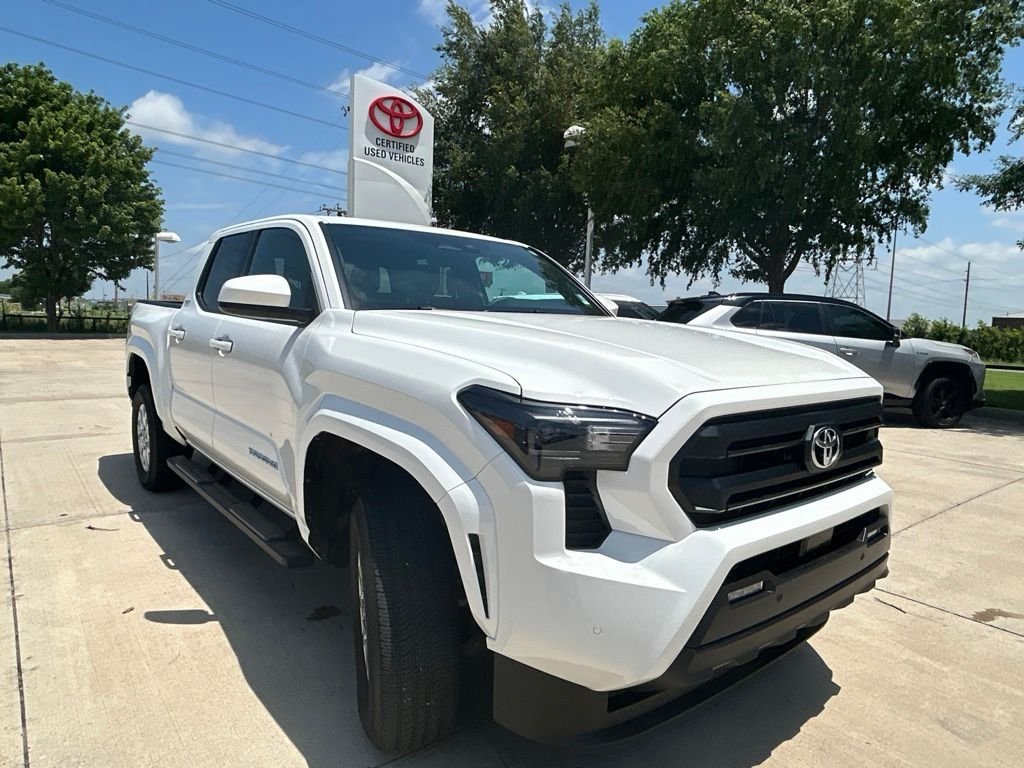 Used 2025 White Toyota SR5 image 3