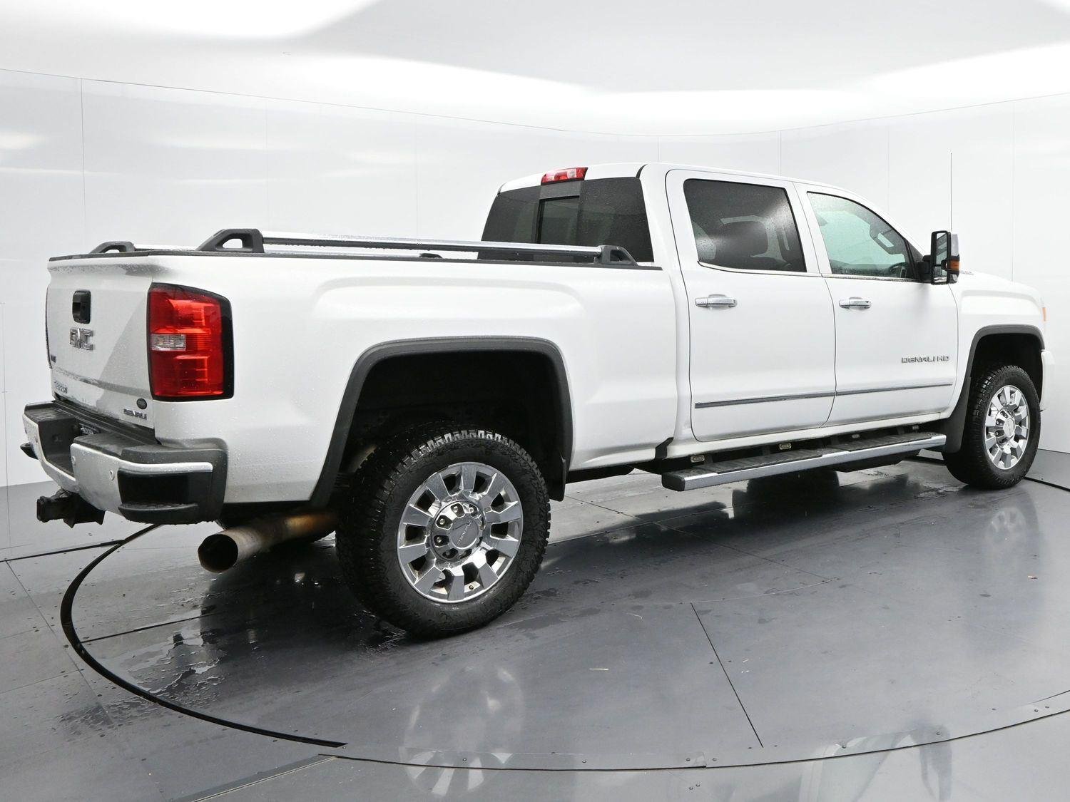 Used 2019 Summit White GMC Denali image 7