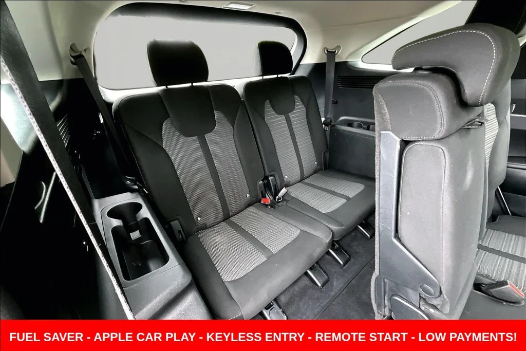 Used 2024 White Kia LX image 31