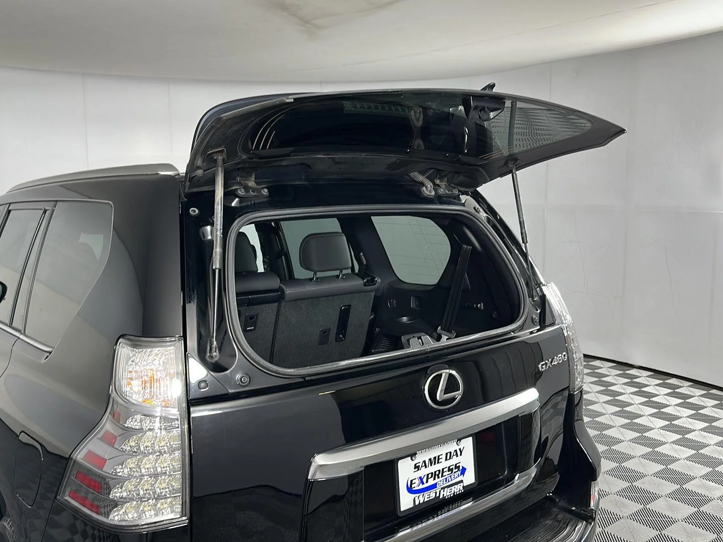 Used 2022 Nebula Gray Pearl Lexus GX 460 Premium image 10