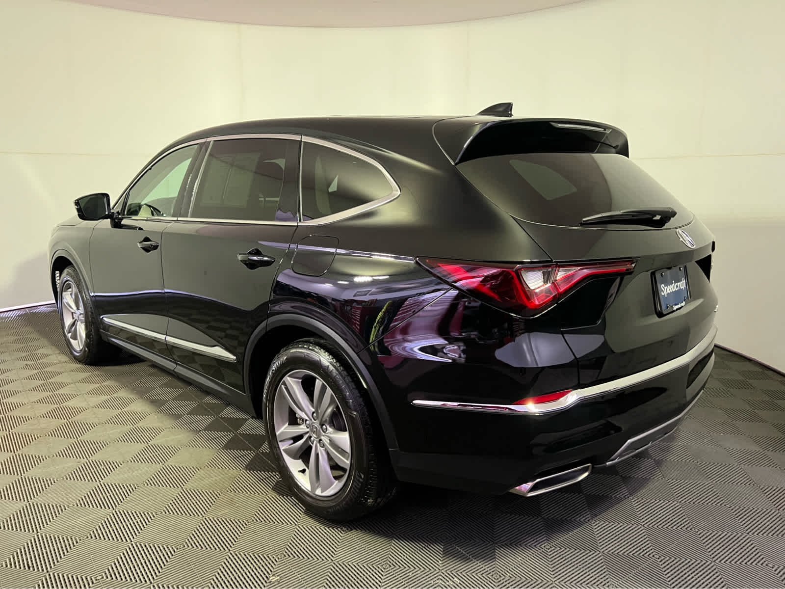 Certified Used 2025 Majestic Black Pearl Acura  image 5