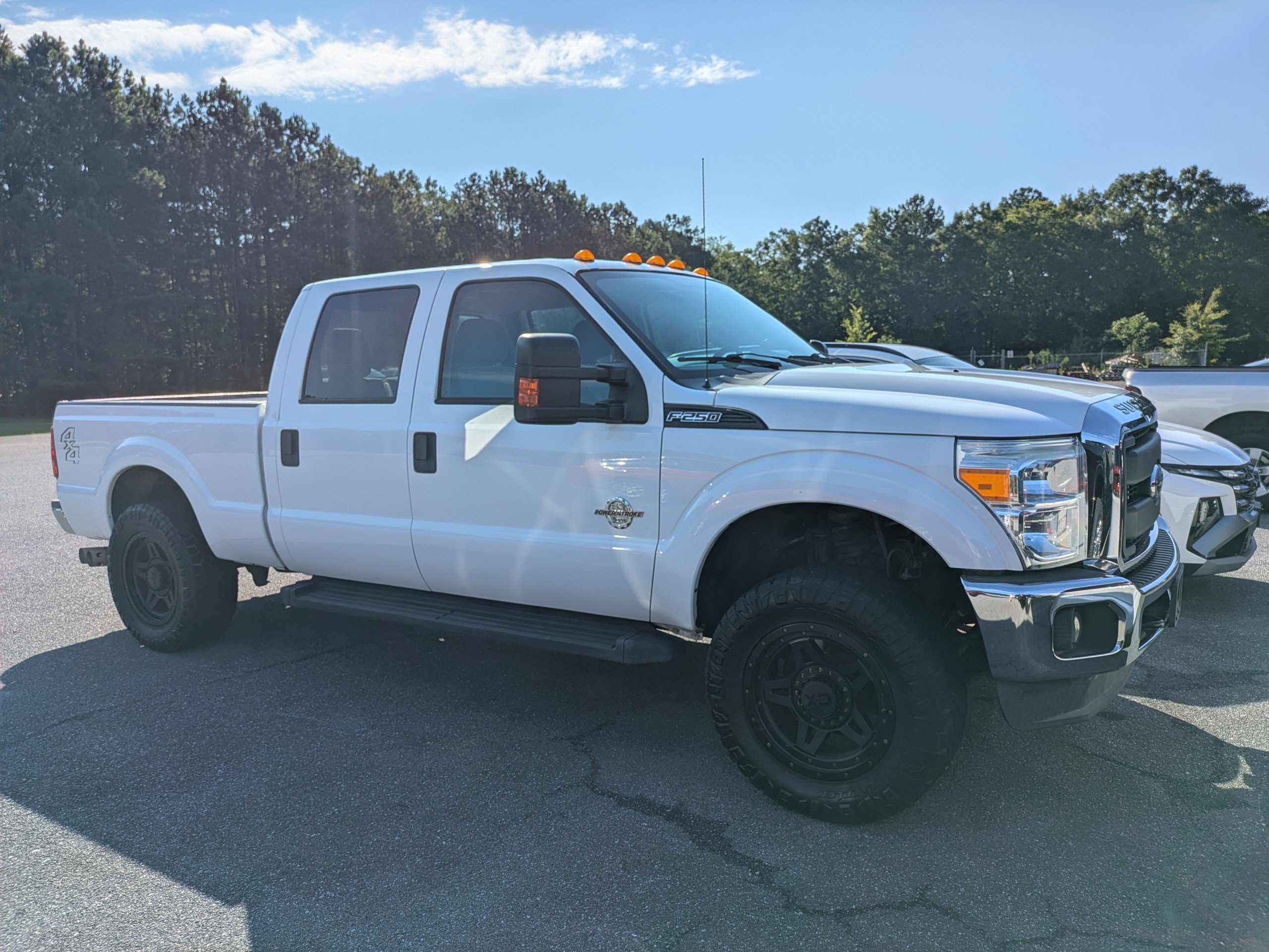 Used 2016 Oxford White Ford XL image 1