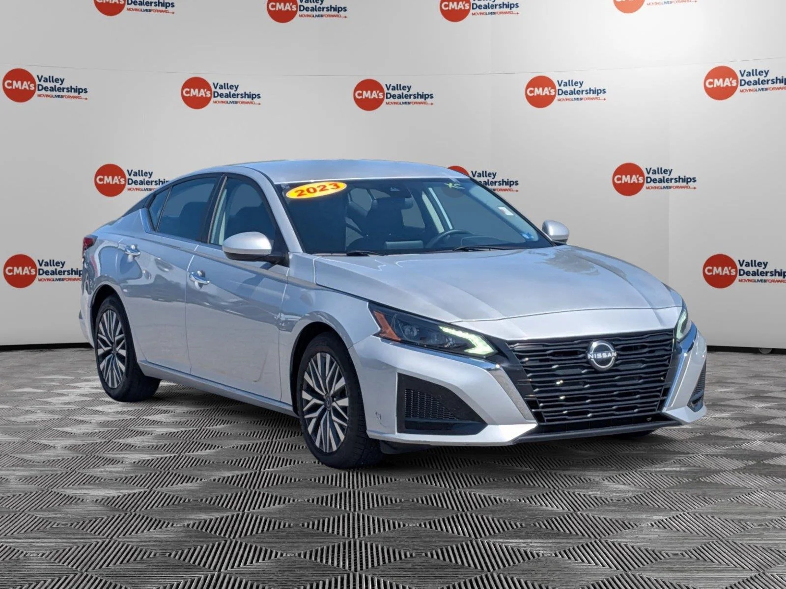 Used 2023 Brilliant Silver Metallic Nissan 2.5 SV image 3