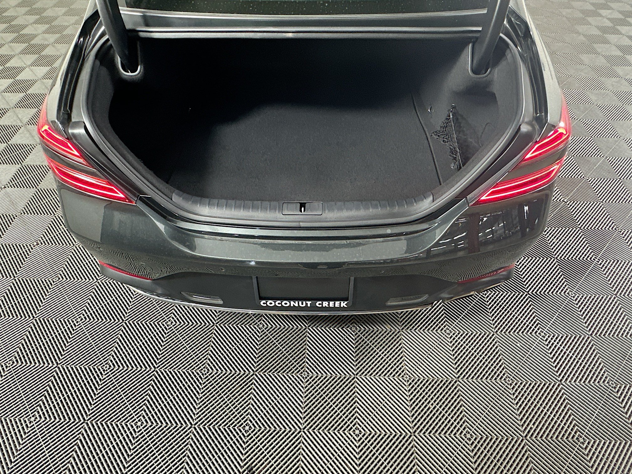 Used 2022 Black Forest Green Genesis 2.0T image 31