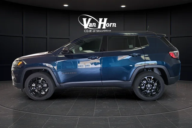 New 2026 Fathom Blue Pearl-Coat Exterior Paint Jeep Latitude image 4