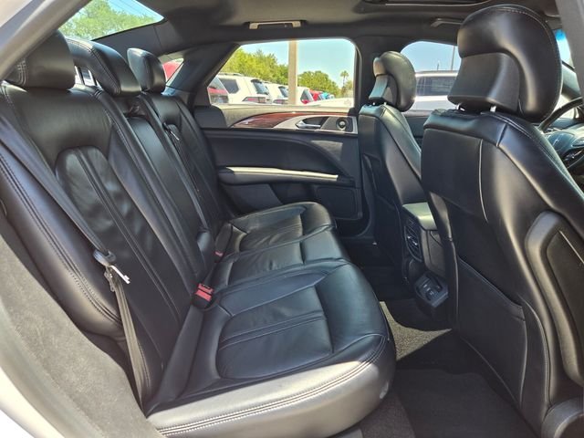 Certified Used 2019 White Lincoln Reserve image 17
