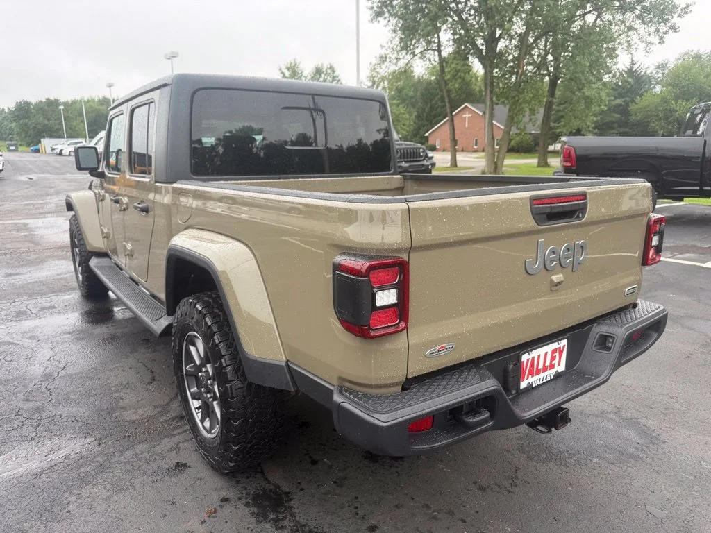 Used 2020 Green Jeep Overland image 6