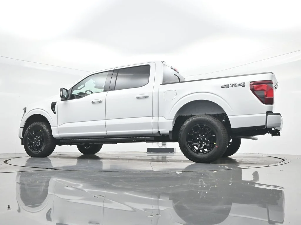 New 2026 Oxford White Ford XLT image 41